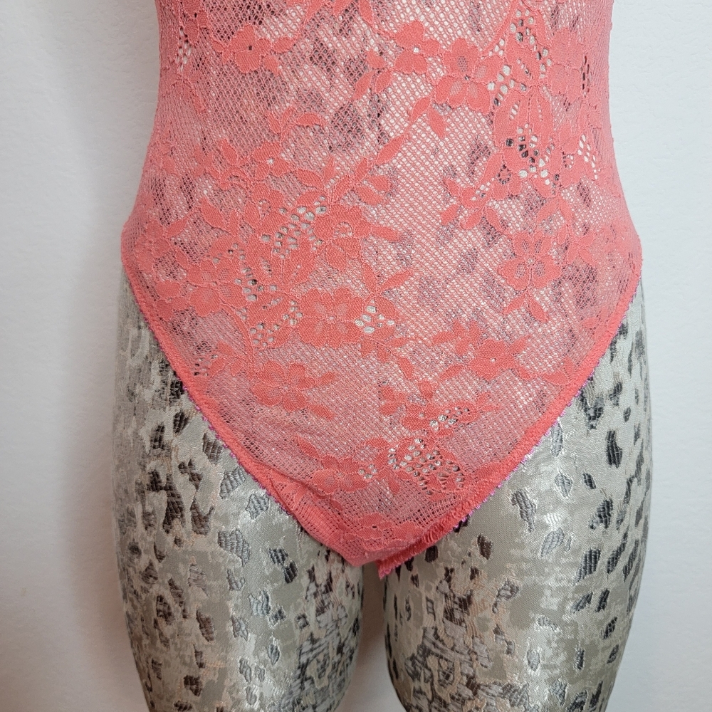 Victoria's Secret Tease Lace Demi Bodysuit. - Picture 8 of 16